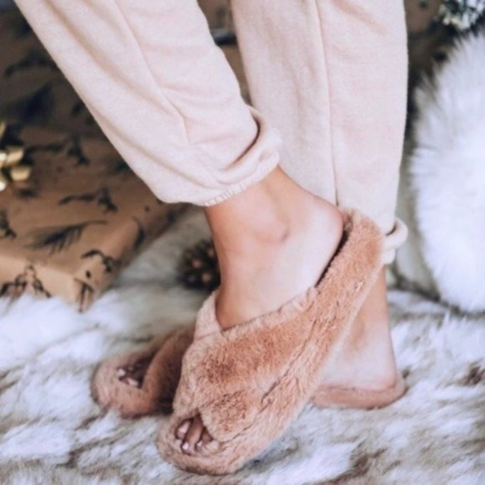 Nude faux fur slipper slides crisscross straps - Picture 7 of 8